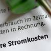 Stromanbieter sollten mehrere Zahlungsmöglichkeiten angeben. Wenn nur eine Option besteht, sollte der Verbraucher noch mal nachhaken oder sich an die Verbraucherzentrale wenden.