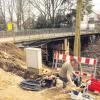 Die Vorbereitungen für den Abbruch der Brücke in Witzighausen laufen auf Hochtouren. Gestern ist damit begonnen worden die Versorgungsleitungen zu verlegen. Am Donnerstag soll der Abriss vonstattengehen.  