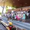Beim Jahreskonzert der Musikschule Gundremmingen, Offingen, Rettenbach am Sonntag erhielten die jungen Musikerinnen und Musiker einen großen Applaus. Am Ende gingen alle mit einem Stück aus dem Musical „Wakatanka“ musikalisch auf Büffeljagd.  	 	