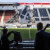 Das Stadiondach in Alkmaar, Niederlande, ist in Teilen eingestürzt.
