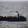 Immer wieder begeben sich Flüchtlinge auf den gefährlichen Weg über das Mittelmeer nach Europa. Nun sind wieder vier Menschen gestorben.