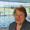 Sie ist eine der treuesten und ältesten Schwimmgäste: Luise Frings ist 96 Jahre und geht seit 20 Jahren jede Woche für zwei Stunden ins Gartenhallenbad. 