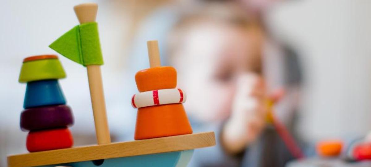 „Ein kleines Bullerbü“: Wie eine Pflegemama einem einjährigen Kind ein sicheres Zuhause gibt