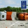 Autobahn 8 Fahrer stirbt unter seinem Laster