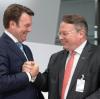 Guter Dinge, trotz sinkender Absätze: Audi-Chef Bram Schot (links) und Finanzvorstand Alexander Seitz bei der Hauptversammlung.