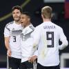 Jonas Hector, Serge Gnabry und Timo Werner (von links) bejubeln hier das dritte deutsche Tor gegen die russische Auswahl.