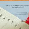 Ein Stimmzettel für die Briefwahl für die Landtagswahl am 14. März in Baden-Württemberg.