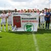 „Der SCO zeigt dem Rassismus die Rote Karte“! Ein Zeichen gegen Rassismus im Fußball setzte der SC Oberbernbach im Zuge des Kreisklassenspiels zusammen mit den Gästen des TSV Kühbach und dem Unparteiischen. Der SCO sieht sich des Öfteren rassistischen Beleidigungen ausgesetzt, daher wurde die Problematik vor der Begegnung den Zuschauern verdeutlicht. Alle Aktiven zeigten gemeinsam ein klares Zeichen gegen Rassismus. 	 	