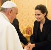 Bei einem solchen Blick muss auch ein Papst beeindruckt sein. Franziskus empfing Angelina Jolie im Vatikan.  

