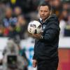 Hertha-Coach Pal Dardai trifft mit seinem Team auf den FC Augsburg.