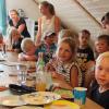 Viele Kinder bemalten während des Ferienspaßes in Obenhausen ihre Teller und Tassen. Daraus wurden dann kleine Kunstwerke.  	