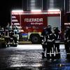 Bis tief in die Nacht sind Feuerwehren aus dem Landkreis Donau-Ries an einem Großeinsatz in Munningen beteiligt.