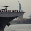 Die USA schützen auch Europa – hier ein Kriegsschiff bei der jährlichen Flottenparade in New York. 	 	