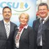 Flankiert vom Unterallgäuer CSU-Kreisvorsitzenden Klaus Holetschek (links) und dem Finanzstaatssekretär Franz Josef Pschierer präsentierte sich gestern Marita Kaiser als CSU-Kandidatin für das Amt des Unterallgäuer Landrats.  