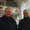 Ein Orgelkonzert gibt Michael Dolp (rechts) am 23. April in Ursberg. Durchs Programm führt Thomas Bäurle (links).