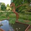 Der Garten von Ruth Stigelmair zeigt sich auch an einem Wasserbecken kunstvoll. 