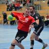 Stefan Breitsameter (am Ball) und die Aichacher Handballer unterlagen im Derby beim TSV Friedberg II.  	