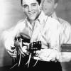 Die Ähnlichkeit zu früher ist  eindeutig. Elvis Presley starb 1977 im Alter von 42 Jahren. Todesursache: plötzlicher Herztod.