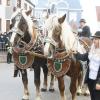 Bei einem der Festwagen - hier ein Beispielbild vom diesjährigen Leonhardiritt - scheuten die Pferde, und die Holzdeichsel brach.