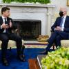Der ukrainische Präsident Wolodymyr Selenskyj (links) reist nach Washington. Im vergangenen Jahr hatte er bereits Joe Biden im Weißen Haus getroffen, wie auf diesem Bild zu sehen ist.