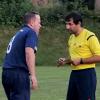 Er war der spielbestimmende Mann beim Sieg der Reinhartshauser gegen den TSV Bobingen: Oliver Bissle (hier mit Schiedsrichter Burhan Secgin).  	