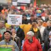 Unter dem Motto «Wir gedenken der Opfer und nicht der Täter» haben am Samstag etwa 300 Menschen in Wunsiedel gegen einen Nazi-Aufmarsch protestiert. 