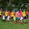 Der TSV Leitershofen (gelbe Trikots) scheint nach dem Abstieg aus der Kreisliga in der Kreisklasse Nordwest schnurstracks in Richtung Wiederaufstieg unterwegs. Nur der FC Emersacker, der zwei Spiele mehr ausgetragen hat, liegt vor den Almkickern. Die TSG Stadtbergen will den Weg aus dem Keller finden.