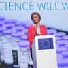 EU-Kommissionspräsidentin Ursula von der Leyen setzt Hoffnungen in einen neuen Vertrag mit Biontech/Pfizer über die Lieferung von 1,8 Milliarden Impfdosen.