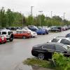 Am Freitagnachmittag findet sich wieder der ein oder andere Stellplatz am Geltendorfer Bahnhof. Unter der Woche sind einige Pendler jedoch dazu gezwungen, wild zu parken. Der Geltendorfer Gemeinderat will ihnen dafür keine Knöllchen aufbrummen und verzichtet auf Verkehrsüberwachung.