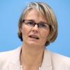 Bundesbildungsministerin Anja Karliczek in der Kritik: Warum hat sie offenbar Millionen Euro an Hilfen für Studierende nicht genutzt?
