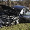 Ein 27 Jahre alter Autofahrer aus Utting wurde bei einem Frontalzusammenstoß am Freitagmittag schwer verletzt.