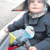 Daniel Fichtl (20 Monate) aus Gessertshausen ist mit dem „i mog“-Aufkleber unterwegs. 