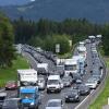 Stau auf der A1 bei Salzburg: Die Autobahn ist regelmäßig überlastet. Seit Jahren führt sie, was den Schwerverkehr betrifft, die österreichweiten Statistiken an.