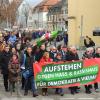 Mit einem Demonstrationszug durch die Neuburger Innenstadt begann die Kundgebung für Demokratie und Vielfalt.