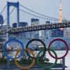 Die Ringe der Olympischen Spiele im Hafenviertel Daiba in der japanischen Hauptstadt vor der Regenbogenbrücke und dem Tokio-Turm. Jürgen Steinacker ist davon überzeugt, dass er dieses Bild bald mit eigenen Augen sehen wird.  	