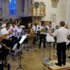 In der Sankt Jakobskirche in Oettingen spielten die Musiker sowohl peppige als auch ruhige Lieder.  	