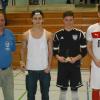 Zum besten Torhüter bei den nordschwäbischen A-Junioren-Hallenfußballmeisterschaften wurde Alexander Bürgler (zweiter von rechts) vom TSV Nördlingen gewählt. Links Jugendspielleiter Holger Ardelt.   

