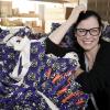 Sina Trinkwalder, 41, in der Näherei ihrer vor zehn Jahren gegründeten, ökosozialen Textilfirma manomama in Augsburg, in der Taschen, Shirts und Jeans gefertigt werden.