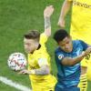 Dortmunds Marco Reus und Zenits Wilmar Barrios kämpfen um den Ball.