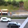 Schlammlawine auf der A96 bei Leutkirch: Rund 50 Kubikmeter Erde lösten sich vom Hang. 