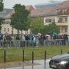 Trotz des Regens gab es am Einlass zum Festivalgelände in Augsburg lange Schlangen.
