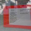 Das Kramerladen Knappich in Reichling hat geschlossen. Über die Gründe informieren die Betreiber auf einem Zettel im Schaufenster. 