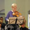 Ein Weltstar im Friedberger Schloss: Isabelle Faust und friends geben einen in jeder Beziehung ungewöhnlichen Kammermusik-Nachmittag. 	