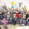 Seit vier Monaten gibt es in Hollenbach eine Bläserklasse. 22 Kinder werden seither von drei Musiklehrern in Tenorhorn, Klarinette, Posaune, Schlagzeug, Querflöte, Trompete, Saxofon und Tuba unterrichtet. 