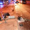 In der Lechhauser Straße ist in der Nacht auf Donnerstag ein Auto gegen die Tram-Haltestelle "Berliner Allee" gefahren und hat eine Ampel zerstört.