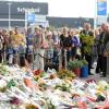 Trauer nach dem Abschuss der Passagiermaschine: In den Tagen nach der blutigen Attacke legten Hunderte Blumen am Amsterdamer Flughafen Schiphol nieder.  