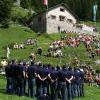 Sinnbild der Freundschaft: Der Trientiner Bergsteigerchor singt vor der Willi-Merkl-Hütte des Alpenvereins Friedberg. 