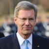 Bundespräsident Christian Wulff steht wegen eines privaten Kredits in der Kritik. Foto: Tim Brakemeier dpa