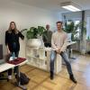 Das „Team Germany“ koordiniert die Arbeit von Augsburg aus: (von links) Isabell Bröckl, Fabian Wannemüller und Start-up-Gründer Dominik Karl. Nicht im Bild: Natalie von Grauvogl, Ilse Schweigkofler und Duc Phan.  	