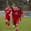 Aufatmen: Dominik Krachtus und die Fußballer des SV Mering bejubelten beim 6:2 gegen den TSV Gersthofen einen wichtigen Dreier im Abstiegskampf. Für Trainer Gerhard Kitzler war es ein perfekter Einstand. Foto: Michael Hochgemuth